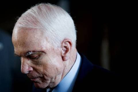 News Bilder des Tages (180826) -- WASHINGTON, Aug. 26, 2018 -- File photo taken on July 25, 2017 shows U.S. Senator John McCain exiting the Capitol in Washington D.C., the United States. U.S. Senator John McCain, a two-time contender for the U.S. presidency, died at his home in the state of Arizona on Saturday, his office said in a statement. He was 81. )(yk) U.S.-WASHINGTON-SENATOR MCCAIN-FILE PHOTO TingxShen 
