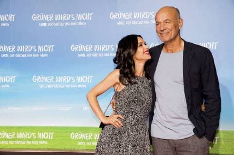 Entertainment Bilder des Tages Heiner Lauterbach mit Gattin Viktoria Lauterbach bei der Premiere des Kinofilms Grüner wird s nicht, sagte der Gärtner und flog davon im Filmtheater Sendlinger Tor. München, 27.08.2018 *** Heiner Lauterbach with wife Viktoria Lauterbach at the premiere of the movie Grüner s will not say the gardener and flew away in the movie theater Sendlinger Tor Munich 27 08 2018 Foto:xN.xKolinzx xFuturexImage