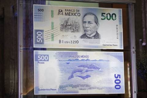 August 27, 2018 - EUM20180827ECO03.JPG .CIUDAD DE MEXICO. MoneyBilletes-500 pesos.- Aspectos de la presentacion del nuevo diseno del billete de 500 pesos, con la imagen de Benito Juarez al frente. Incluye mejoras de seguridad, funcionalidad y durabilidad. Foto: Agencia EL UNIVERSALIvan StephensEELG Copyright: xElxUniversalx