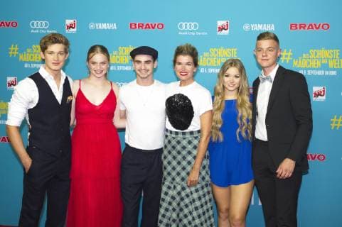 93 Das schoenste Maedchen der Welt , Damian Hardung, Luna Wedler, Aaron Hilmer, Anke Engelke, Julia Beautx, Jonas Ems, Photo call am Roten Teppich, Cubix am Alexanderplatz, Berlin, 22.08.2018, Berlin Deutschland, germany Copyright: xPOP-EYE ChristianxBehringx POPEYE10102680