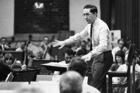 Willy Claes orchestrates the first rehearsal of the Philarmonic Orchestra of Antwerp. (BELGA ARCHIVES)  x8963316x