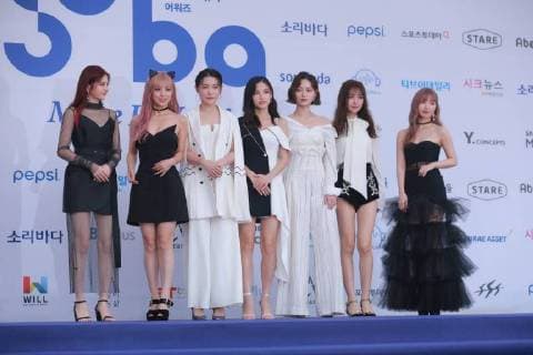 WANNA ONE,TWICE,MOMOLAND,MAMAMOO etc. attend 2018 Soribada Best K-Music Awards in Seoul, Korea on 30th August 2018.(China and Korea Rights Out)  2018083100145