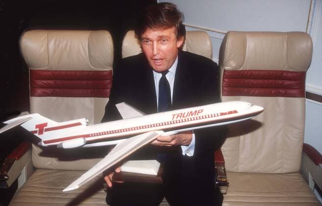 Donald Trump, 75. Geburtstag am 14. Juni Celebrity New York. NY. USA. Donald Trump with his branded airplane 1989. UPDATE:01.09.2018. LMK33-SLIB010918ASCU-001 