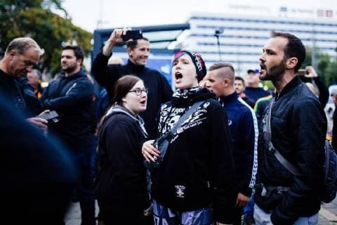 News Themen der Woche KW 35 News Bilder des Tages 01.09.18 Schweigemarsch von AfD und PEGIDA - Nach Auflösung der Veranstaltung kommt es zu Pöbeleien durch Teilnehmer - Nach dem gewaltsamen Tod eines jungen Mannes in der Chemnitzer Innenstadt am 26. August 2018 gerät die sächsische Großstadt immer wieder in die Schlagzeilen. Rechte Gruppen und so genannte Bürgerbewegungen machen mobil. Es kommt zu Hetzjagden auf Migranten und schweren Ausschreitungen durch Hooligans. Copyright: xMichaelxTrammerx