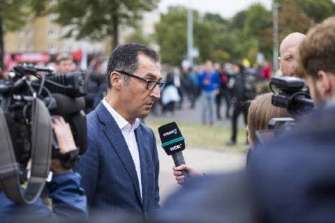 News Themen der Woche KW 35 News Bilder des Tages September 1, 2018 - Chemnitz, Saxony, Germany - CEM ODZEMIR on the demonstration Heart instead of hounding Chemnitz Germany - ZUMAg237 20180901_zap_g237_016 Copyright: xJannisxGrossex