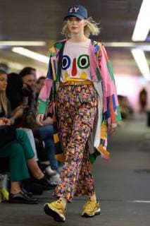 Entertainment Bilder des Tages September 2, 2018 - Melbourne, Victoria, Australia - A model wearing Erik Yvon at Underground Runway One on day two of the Melbourne Fashion Week in Melbourne, Australia. Melbourne Australia - ZUMAl303 20180902_zaf_l303_036 Copyright: xSydneyxLowx