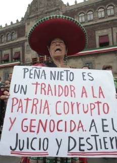 A woman protests during the presentation of the 6th Government Report of Mexican President Enrique Pena Nieto, at the National Palace, in Mexico City, Mexico, 03 September. Protest during presentation of Pena Nieto s Government report !ACHTUNG: NUR REDAKTIONELLE NUTZUNG!  Copyright: xMarioxGuzmanx MDF01 20180903-636716041650787719