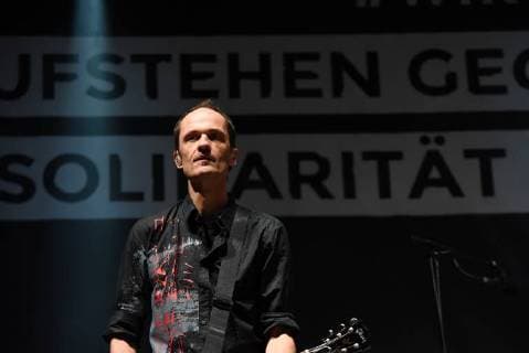 03.09.2018, xkhx Chemnitz Wir sind mehr - Aufstehen gegen rechte Hetze Prohekt Chemnitzer Kultureinrichtungen Open Air Konzert mit den Toten Hosen hier Sänger Campino hier Michael Breitkopf Gitarre