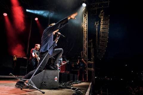 Chemnitz - Wir sind mehr . Sänger Andreas Campino Frege ( Die Toten Hosen ) während des Konzertes gegen Rechtsradikalismus und Fremdenhass Wir sind mehr am 03.09.2018 in Chemnitz. 20180903SFL0037