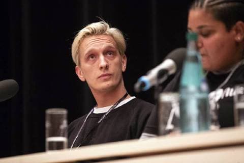 Felix Brummer von Kraftclub bei der Pressekonferenz zum wirsindmehr-Konzert gegen Rechts in der Stadthalle. Chemnitz, 03.09.2018