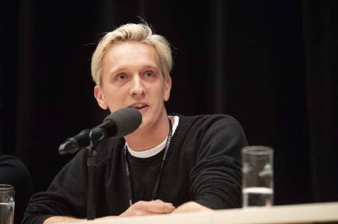 Felix Brummer von Kraftclub bei der Pressekonferenz zum wirsindmehr-Konzert gegen Rechts in der Stadthalle. Chemnitz, 03.09.2018