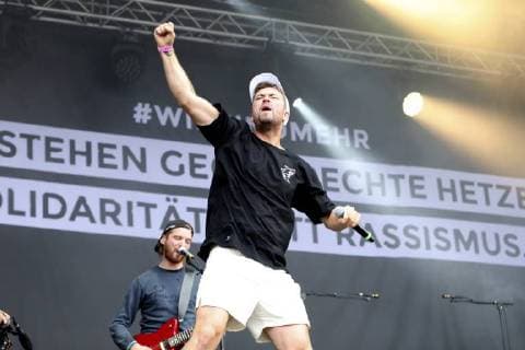 Marteria live beim wirsindmehr-Konzert gegen Rechts vor der Johanniskirche. Chemnitz, 03.09.2018