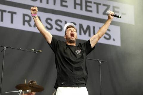Marteria live beim wirsindmehr-Konzert gegen Rechts vor der Johanniskirche. Chemnitz, 03.09.2018