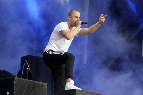 Maxim von K.I.Z. live beim wirsindmehr-Konzert gegen Rechts vor der Johanniskirche. Chemnitz, 03.09.2018