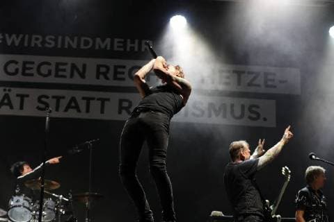 Die Toten Hosen live beim wirsindmehr-Konzert gegen Rechts vor der Johanniskirche. Chemnitz, 03.09.2018