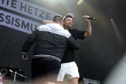 Jan Monchi Gorkow und Marteria live beim wirsindmehr-Konzert gegen Rechts vor der Johanniskirche. Chemnitz, 03.09.2018