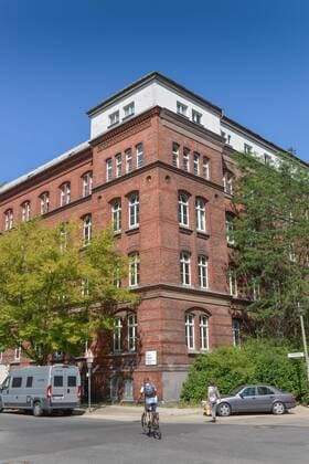 Klinkum im Friedrichshain, Froebelstrasse, Prenzlauer Berg, Pankow, Berlin, Deutschland