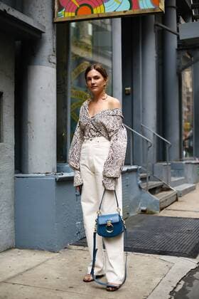 Madelynn Furlong posing on the street outside the Jason Wu show during New York Fashion Week - Sept 7, 2018 - NYFW: Spring 2019 Street Style Day 2, New York City New York United States  Copyright: xValentinaxRanierix h_00540805