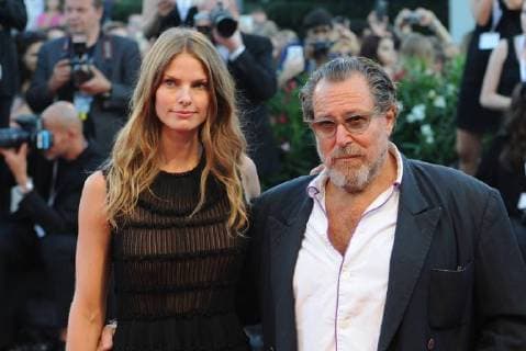 Filmfestival Biennale Venedig, Mostra del Cinema, VENICE, ITALY: Louise Kugelberg and Julian Schnabel walk the red carpet ahead of the Award Ceremony during the 75th Venice Film Festival in Venezia, Italia.