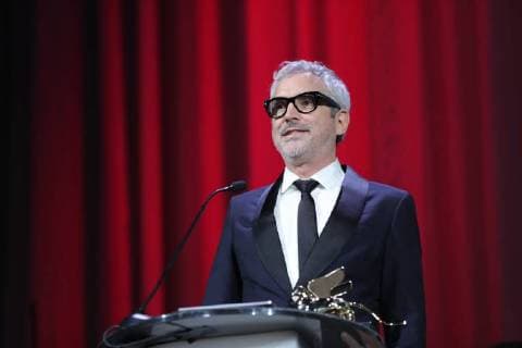 (180908) -- VENICE, Sept. 8, 2018 -- Mexican film director Alfonso Cuaron delivers a speech after winning the top prize at the 75th Venice International Film Festival, the Golden Lion, with his movie Roma , in Venice, Italy, Sept. 8, 2018. ) ITALY-VENICE-FILM FESTIVAL-GOLDEN LION ChengxTingting 