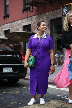 A chic showgoer posing on the street outside the Jason Wu show during New York Fashion Week - September 7, 2018 - NYFW: Spring 2019 Street Style Day 2, New York New York United States  Copyright: xValentinaxRanierix h_00541497