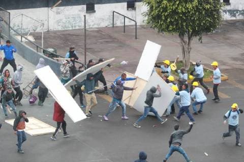 September 10, 2018 - Lima, PERU - LIMA 10 DE SETIEMBRE DEL 2018..Tras el enfrentamiento entre los hinchas de Alianza Lima y los miembros de la iglesia evangelica El Aposento Alto , la Policia Nacional (PNP) volvio a recuperar la orden del estadio Alejandro Villanueva, Matute , del club Alianza Lima...FOTO: LINO CHIPANA_EL COMERCIO Lima PERU Copyright: xElxComerciox