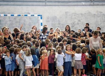 Entertainment Bilder des Tages Spain’s Queen Letizia (C) visits Baudilio Arce public school to chair the opening of the 2018 2019 academic year, in Oviedo, Asturias, northern Spain, 12 September 2018. Queen Letizia opens the new academic year at a school in Oviedo !ACHTUNG: NUR REDAKTIONELLE NUTZUNG!  Copyright: xJosexLuisxCereijidox GRAF1032 20180912-636723554378971053