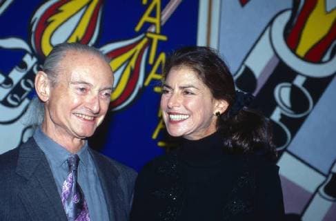 Roy Lichtenstein Roy Lichtenstein, amerikanischer Pop-Art Künstler, mit Ehefrau Dorothy bei der Eröffnung einer Retrospektive seiner Kunst im Haus der Kunst in München, Deutschland 1994. American pop art artist Roy Lichtenstein and wife Dorothy at the opening of a retrospective exhibition at Haus der Kunst in Munich, Germany 1994. Copyright: WolfgangxKühn UnitedArchives100007