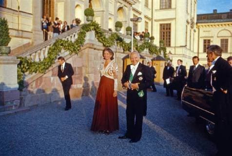 Bernadotte Bundespräsident Walter Scheel mit Gattin Mildred zu Gast bei König Carl XVI. Gustaf von Schweden bei der Hochzeit mit Silvia Sommerlath in Stockholm, Schweden 1976. German Federal President Walter Scheel with wife Mildred when King Carl XVI Gustaf of Sweden marries the German Silvia Sommerlath at Stockholm, Sweden 1976. Copyright: WolfgangxKühn UnitedArchives100323