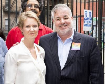 Entertainment Bilder des Tages September 13, 2018 - New York, NY, U.S - CYNTHIA NIXON campaigning for the Democratic party nomination for Governor of New York State and DANIEL O DONNELL campaigning for reelection to the New York State Assembly on Primary Day near P.S. 165 located on the Upper West Side of New York City, New York on September 13, 2018 New York U.S. - ZUMAb161 20180913_zap_b161_051 Copyright: xMichaelxBrochsteinx
