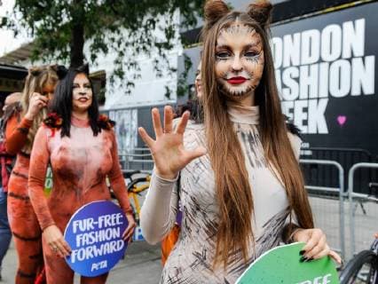 . 14 09 2018. London, United Kingdom. PETA protest at Strand. PETA activists seen during a protest outside The Strand. With the message Leather Is Someone s Skin. Wear Vegan , PETA activists protest at 180 The Strand, on the first day of the London Fashion Week.  xGustavoxValientex xi-Imagesx IIM-18474-0010