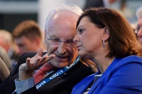 Edmund STOIBER, Ehren - Vorsitzender und Ilse AIGNER. Christlich Soziale Union (CSU), kleiner Parteitag 2018, am 15.09.2018 in Muenchen P O S T P A L A S T Deutschland. *** Edmund STOIBER Honorary Chairman and Ilse AIGNER Christian Social Union CSU small party congress 2018 on 15 09 2018 in Munich P O S T P A L A S T Germany x_DSF7778x