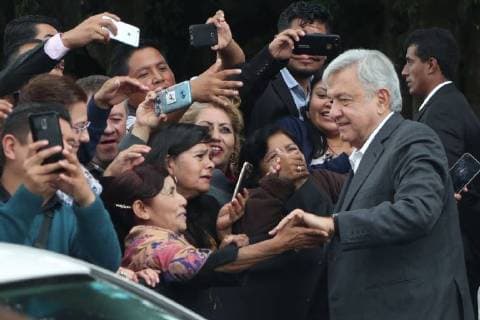 September 15, 2018 - EUM20180915POL01.JPG .OCOYOACAC, Mex. CommemorationsCelebraciones-AMLO.- 15 de septiembre de 2018. El presidente electo Andres Manuel Lopez Obrador saluda a la gente a su llegada al Monte de las Cruces, en el municipio mexiquense de Ocoyoacac, para conmemorar la Independencia de Mexico. Foto: Agencia EL UNIVERSALAriel OjedaEELG Copyright: xElxUniversalx
