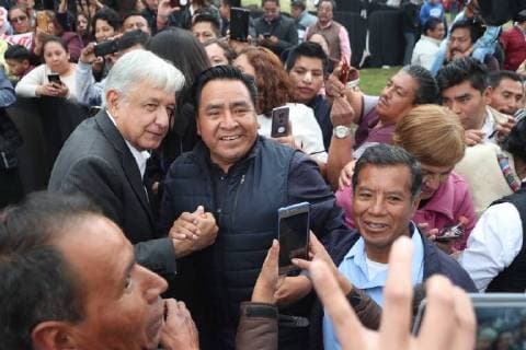 September 15, 2018 - EUM20180915POL03.JPG .OCOYOACAC, Mex. CommemorationsCelebraciones-AMLO.- 15 de septiembre de 2018. El presidente electo Andres Manuel Lopez Obrador saluda a la gente a su llegada al Monte de las Cruces, en el municipio mexiquense de Ocoyoacac, para conmemorar la Independencia de Mexico. Foto: Agencia EL UNIVERSALAriel OjedaEELG Copyright: xElxUniversalx
