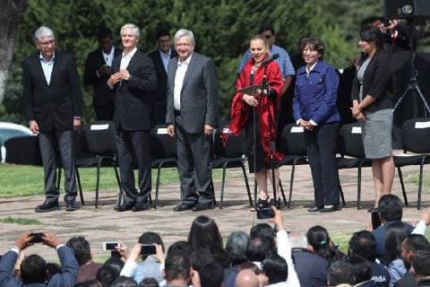 September 15, 2018 - EUM20180915POL07.JPG .OCOYOACAC, Mex. CommemorationsCelebraciones-AMLO.- 15 de septiembre de 2018. Alfredo del Mazo, gobernador del Estado de Mexico; el presidente electo Andres Manuel Lopez Obrador y su esposa Beatriz Gutierrez Muller; Delfina Gomez Ãlvarez y Diana Perez durante la conmemoracion de la Independencia de Mexico en el Monte de las Cruces. Foto: Agencia EL UNIVERSALAriel OjedaEELG Copyright: xElxUniversalx