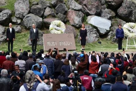 September 15, 2018 - EUM20180915POL08.JPG .OCOYOACAC, Mex. CommemorationsCelebraciones-AMLO.- 15 de septiembre de 2018. Alfredo del Mazo, gobernador del Estado de Mexico; el presidente electo Andres Manuel Lopez Obrador y su esposa Beatriz Gutierrez Muller; y Delfina Gomez Ãlvarez durante la guardia solemne y la colocacion de ofrenda floral para conmemorar la Independencia de Mexico en el Monte de las Cruces. Foto: Agencia EL UNIVERSALAriel OjedaEELG Copyright: xElxUniversalx