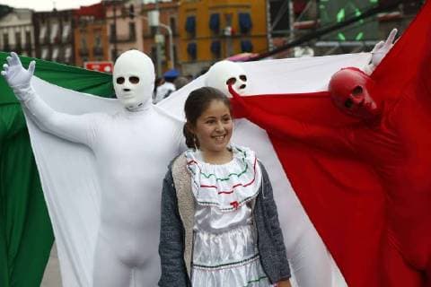 September 15, 2018 - 15 DE SEPTIEMBRE DE 2018 CIUDAD DE MEXICO INFORMA..AMBIENTE DE LA PLANCHA DEL ZOCALO CAPITALINO, DONDE MILES DE CAPITALINO SE DAN CITA PARA CELEBRAR UN ANO MÃS DE LA CONMEMORACION DE LA FIESTA DE INDEPENDENCIA, ENTRE ALEGRÃA Y MÃöSICA..YADIN XOLALPA EL UNIVERSAL. Copyright: xYadinxXolalpaxElxUniversalx