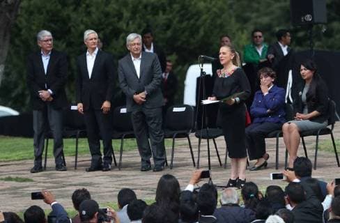 September 15, 2018 - EUM20180915POL18.JPG .OCOYOACAC, Mex. CommemorationsCelebraciones-AMLO.- 15 de septiembre de 2018. Beatriz Gutierrez Muller (estrado), participa en el evento de su esposo, el presidente electo, Andres Manuel Lopez Obrador, realizado en el Monte de las Cruces, para conmemorar de la Independencia de Mexico. Foto: Agencia EL UNIVERSALAriel OjedaMAR. Copyright: xElxUniversalx