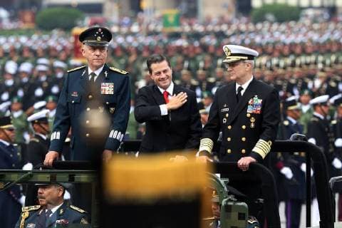 Mexiko feiert Unabhängigkeitstag September 16, 2018 - EUM20180916NAC19.JPG .CIUDAD DE MEXICO. CommemorationsCelebraciones-Independencia.- 16 de septiembre de 2018. El presidente Enrique Pena Nieto encabeza el desfile militar con motivo del 208 aniversario del inicio de la Independencia de Mexico; acompanado de Salvador Cienfuegos (izq.), secretario de Defensa; y Vidal Francisco Soberon Sanz (der.), secretario de la Marina, pasa revista a las tropas durante el desfile militar con motivo del 208 Aniversario del inicio de la Guerra de Independencia de Mexico. Foto: Agencia EL UNIVERSALJuan Carlos ReyesEELG Copyright: xElxUniversalx
