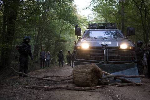 News Bilder des Tages September 16, 2018 - Kerpen, Nordrhein-Westfalen, Germany - 4th day of eviction of the Hambacher Forst occupation Kerpen Germany - ZUMAg237 20180916_zap_g237_028 Copyright: xJannisxGrossex