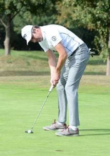 Hamburg, der 17. September 2018 Zahlreiche Prominente spielten heute ein Charity Golfturnier im Golfclub Treudelberg in Hamburg. Bereits gestern fand die Players Night des Eagles Charity Golfclubs im Steigenberger Hotel Treudelberg statt. Bildinfo: Michael Stich schwang den Golfschläger für einen guten Zweck. Der ehemalige Tennisspieler und Wimbledon-Sieger machte auf dem Golfplatz ordentlich Dampf. Michael Stich, Manfred Kaltz und Hinnerk Baumgarten bei Golf Charity Turnier Nord Cup 2018 im Golfclub Treudelberg