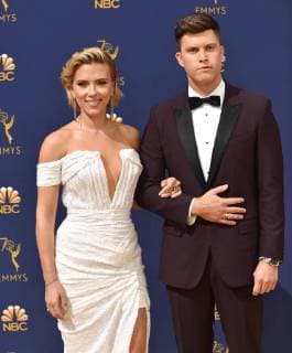 Entertainment Bilder des Tages Actors Scarlett Johansson (L) and Colin Jost attend the 70th annual Primetime Emmy Awards at the Microsoft Theater in downtown Los Angeles on September 17, 2018.  LAP20180917532 CHRISTINExCHEW