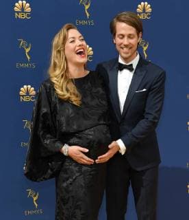 Entertainment Bilder des Tages Yvonne Strahovski and Tim Loden arriving at the 70th Primetime Emmy Awards in Los Angeles, California - Sept 17, 2018 - Emmy Awards 2018, Los Angeles California United States Microsoft Theatre  Copyright: xOConnor-Arroyox h_00544236