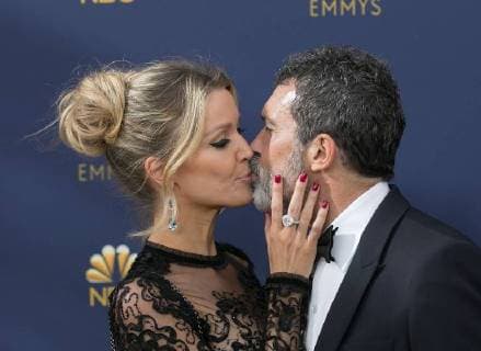 September 17, 2018 - Los Angeles, California, U.S - Nicole Kimpel (L) and Antonio Banderas on the red carpet of the 70th Annual Primetime Emmy Awards held at the Microsoft Theater on Monday September 17, 2018 in Los Angeles, California. Los Angeles U.S. - ZUMAp124 20180917_zaa_p124_040 Copyright: xJavierxRojasx