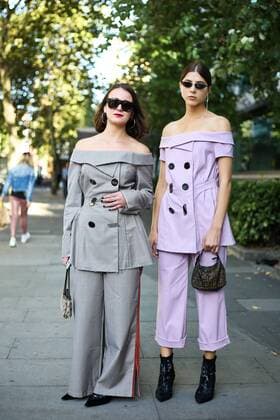 Chic showgoers posing on the street outside the Nicholas Kirkwood show during London Fashion Week - Sept 16, 2018 - LFW: Spring 2019 Street Style Day 3, London England United Kingdom  Copyright: xValentinaxRanierix h_00544571