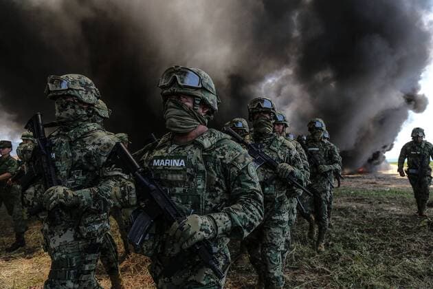 Agents of Mexico s Marines participate in the destruction of drugs, in Acapulco, Guerrero, Mexico, 20 September 2018. The Mexican Marines burnt 4.7 tonnes of cocaine, 468 kgs of marijuana and 54 psychoactive pills seized at the states of Guerrero and Morelos. Soldiers burn tonnes of cocaine and marijuana in south Mexico !ACHTUNG: NUR REDAKTIONELLE NUTZUNG!  Copyright: xDavidxGuzmanx ACA01 20180921-636730933415699728