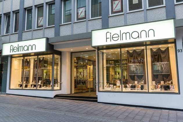 Bochum THEMENBILD Geschaeftsfilialen, 21.09.2018 Filiale von Fielmann bei der THEMENBILD Geschaeftsfilialen, 21.09.2018, Copyright: xMarioxHommesx Eibner-Pressefotox EP_mhs