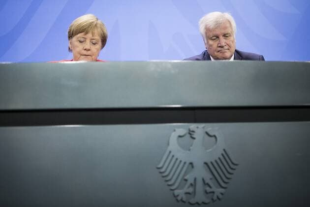News Bilder des Tages Bundeskanzlerin Angela Merkel (L), CDU, und Bundesinnenminister Horst Seehofer, CSU, aufgenommen im Rahmen einer Pressekonferenz nach dem Wohngipfel im Bundeskanzleramt. Berlin, 21.09.2018. Berlin Deutschland *** Federal Chancellor Angela Merkel L CDU and Federal Interior Minister Horst Seehofer CSU recorded in a press conference after the residential summit in the Federal Chancellery Berlin 21 09 2018 Berlin Germany Copyright: xFlorianxGaertner photothek.netx