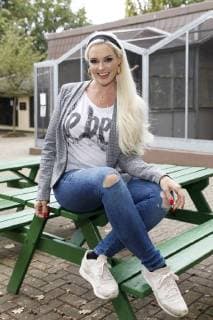 Daniela Katzenberger bei einem Fototermin zur Präsentation ihres Kalenders I Love Cats 2019 , von dessen Verkaufserlös ein Teil an den Deutschen Tierschutzbund geht, im Tierheim Düren. Düren, 21.09.2018