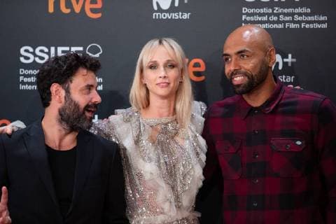 September 22, 2018 - San Sebastian, Spain - Actor Miquel Fernandez, actress Ingrid Garcia-Jonsson and singer El Chojin attends the Donostia Award photocall during the 66th San Sebastian International Film Festival on September 22, 2018 in San Sebastian, Spain. San Sebastian Spain  - ZUMAn230 20180922_zaa_n230_702 Copyright: xManuelxRomanox